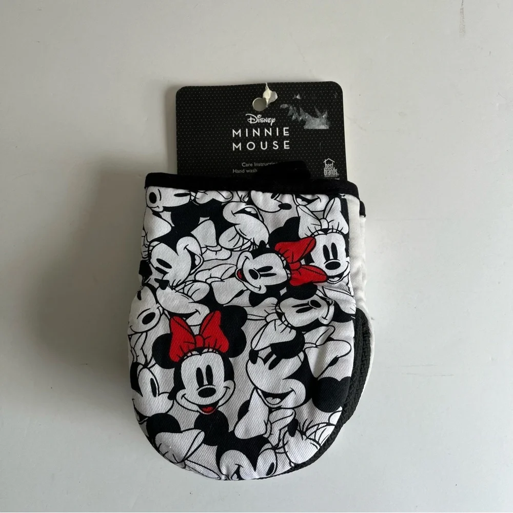 Disney Minnie Mouse Oven Mitt Set - Pop Art Style, Black, White, Red - New with